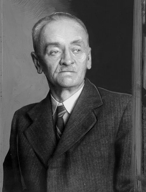 Богдан Лепкий у костюмі, погляд убік